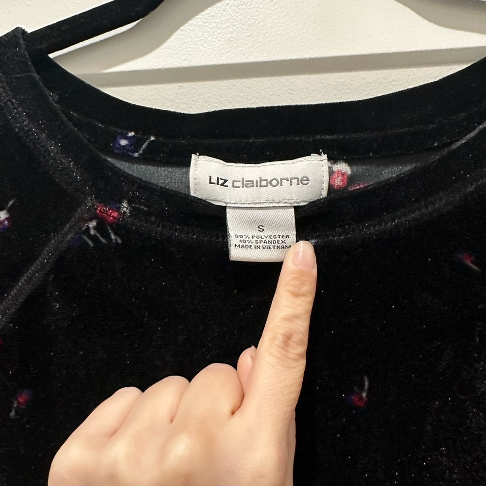 Liz Claiborne | Short Sleeve Black Velvet | Floral Top Small - Picture 3 of 5